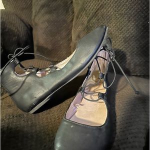 Black laced flats